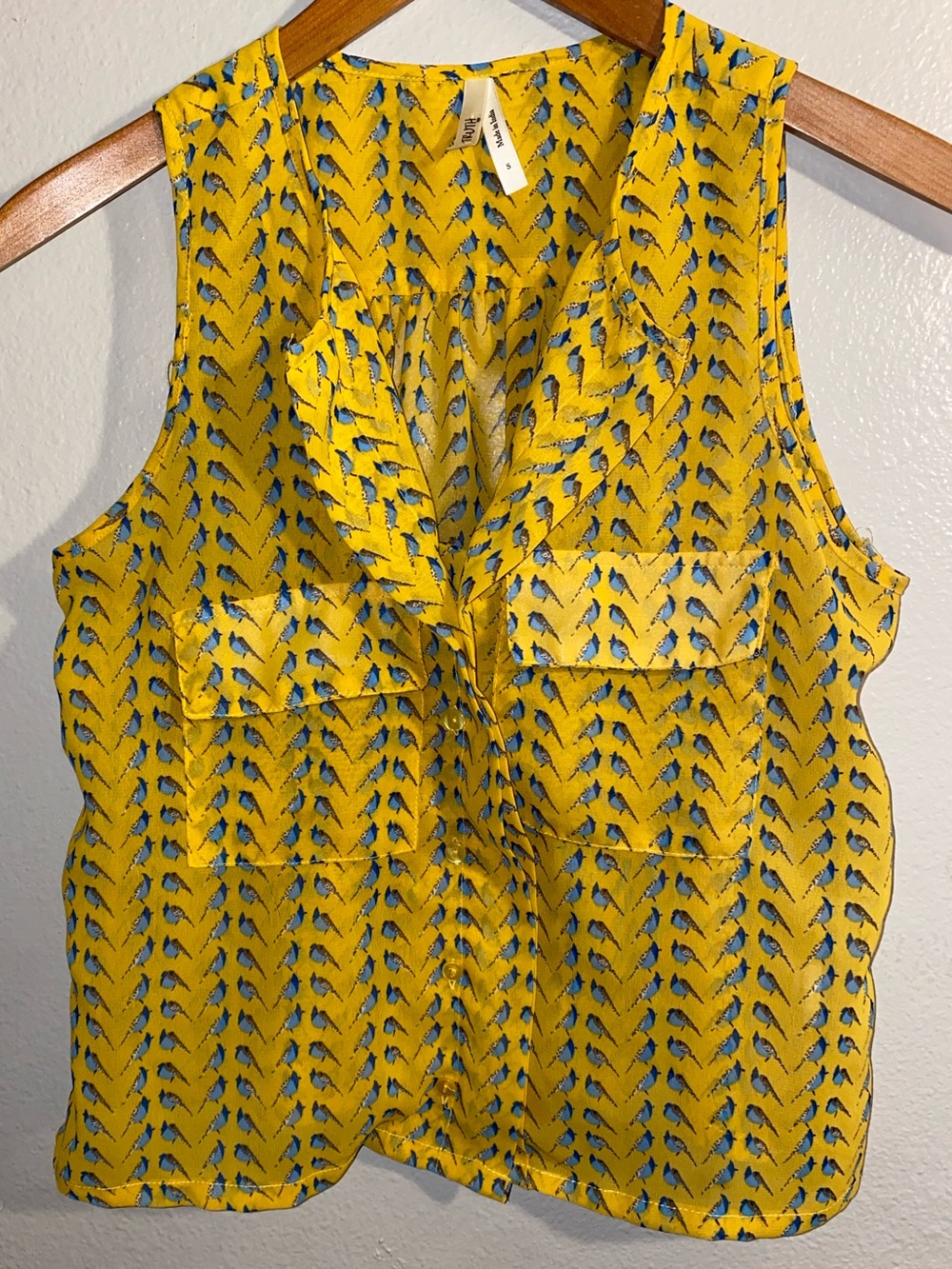Truth Yellow Blue Bird Print Sleeveless Button Down Blouse Top Pockets Small